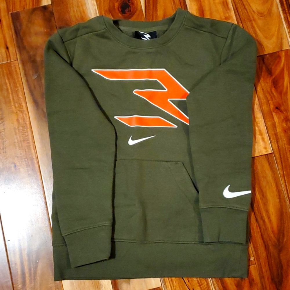 Green/orange Nike crewneck sweatshirt with kangaroo front pocket